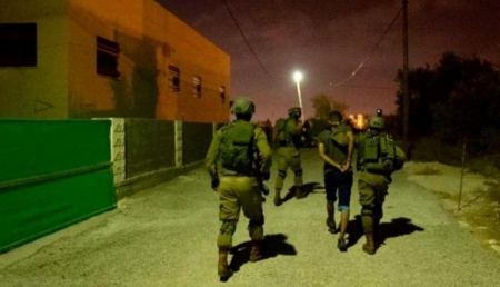 الاحتلال يعتقل والد ووالدة منفذ عملية "بركان"